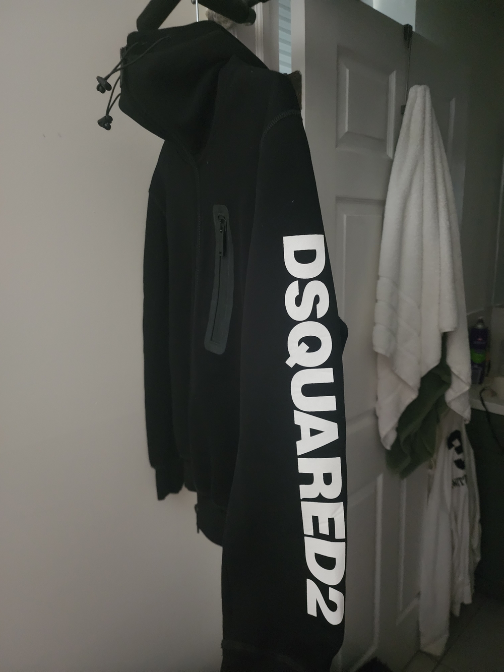 DSQUARED2 Black Full-Zip Hooded Sweatshirt with Sleeve Logo. Never Worn. New!! - Picture 3 of 10